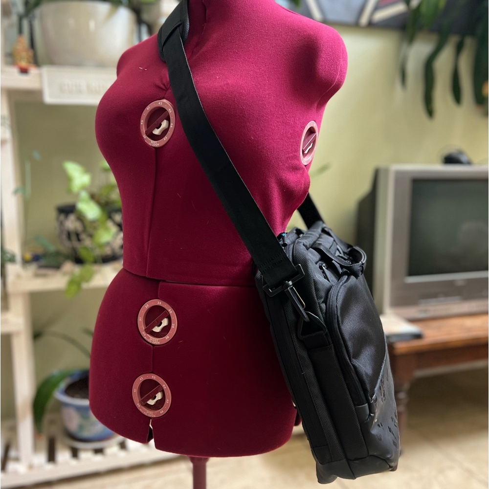 Dell Messenger Bag Like New